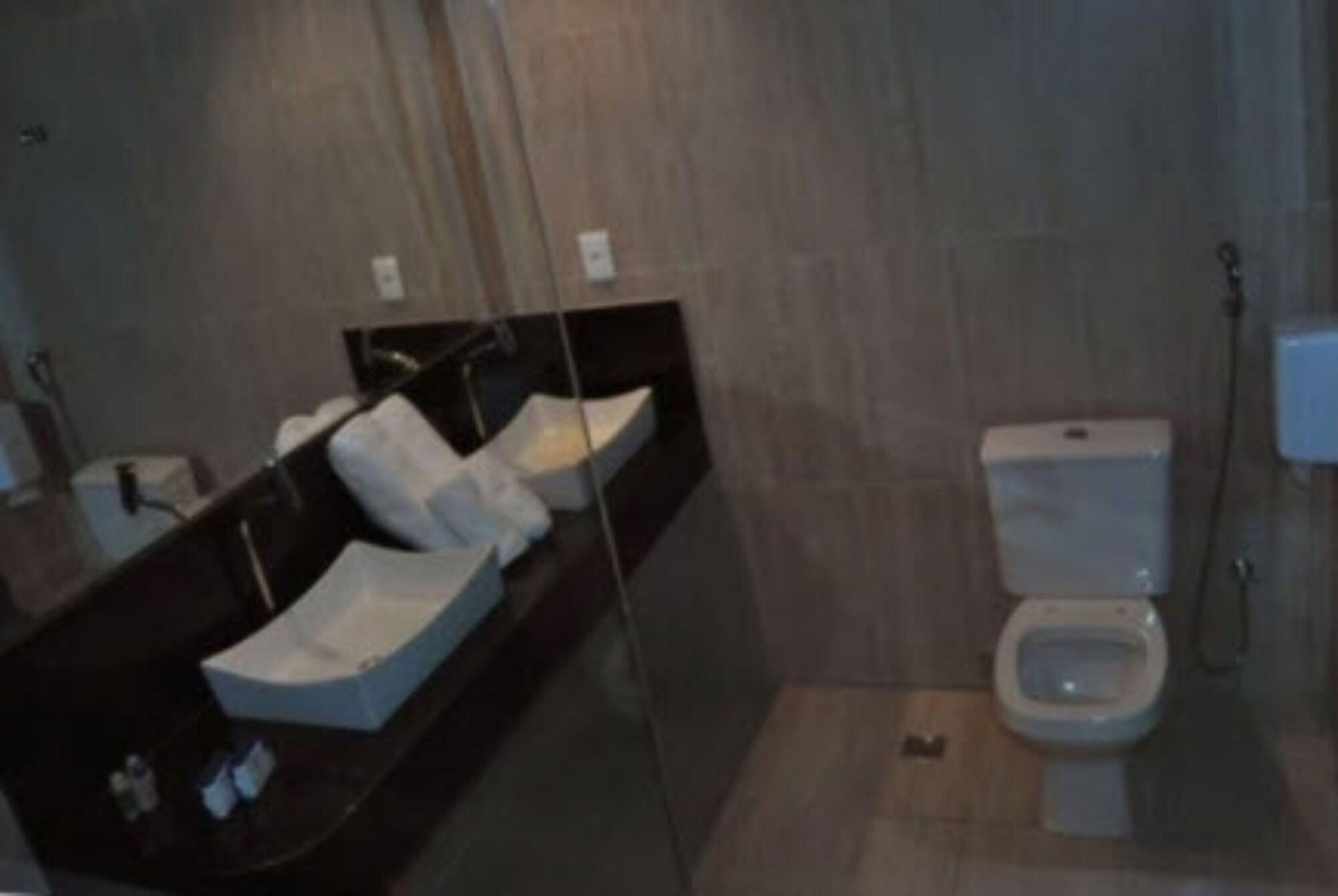 Hotel Saron Luziania Экстерьер фото