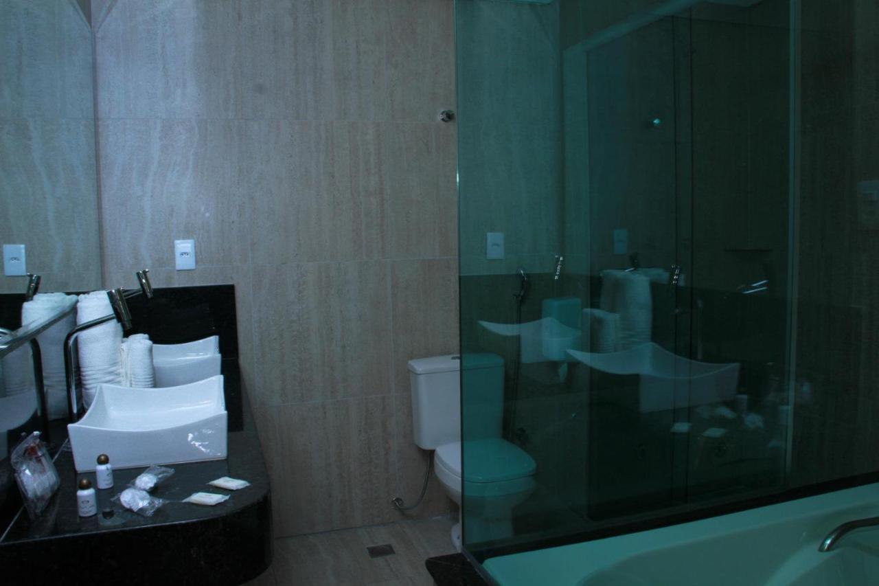 Hotel Saron Luziania Экстерьер фото